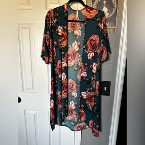 Lime N Chili kimono size L - like new- beautiful colors